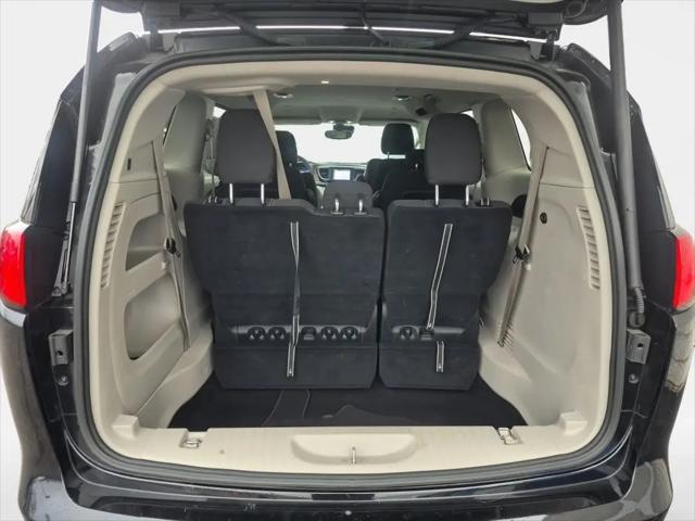 2024 Chrysler Voyager LX