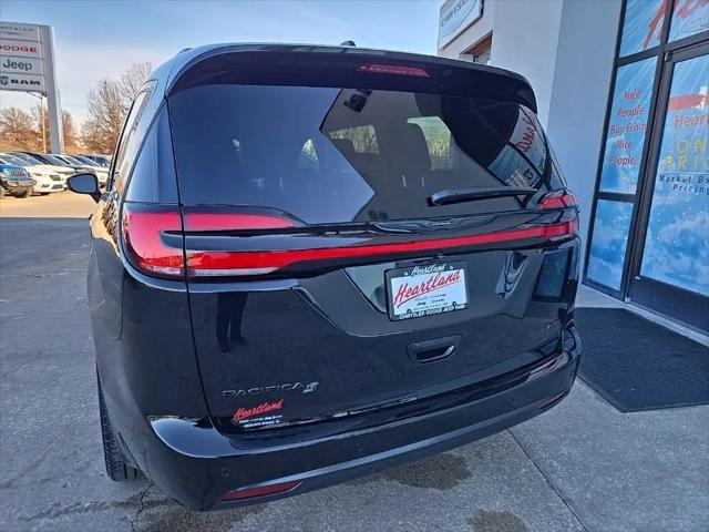 2026 Chrysler Pacifica Select AWD