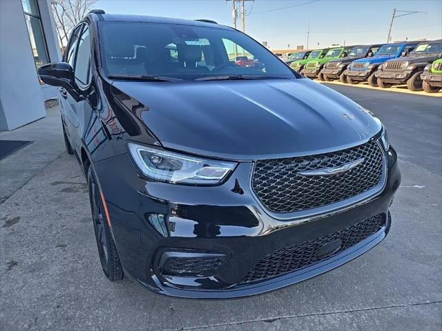 2026 Chrysler Pacifica Select AWD