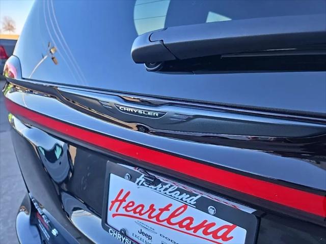 2026 Chrysler Pacifica Select AWD