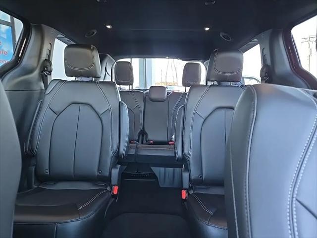 2026 Chrysler Pacifica Select AWD