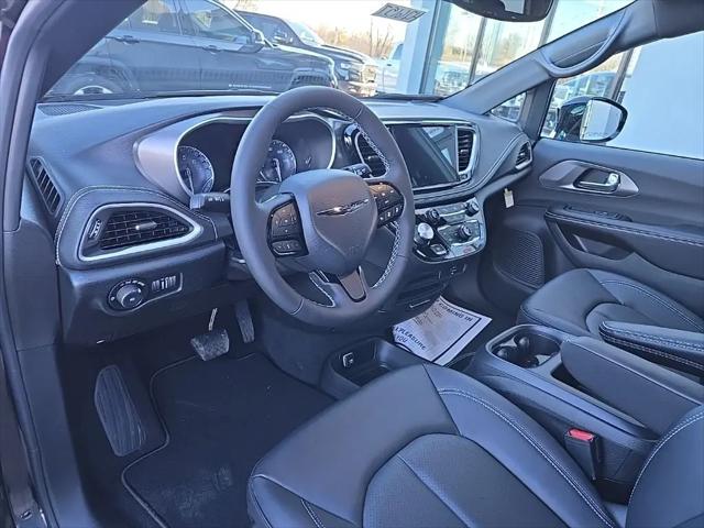 2026 Chrysler Pacifica Select AWD