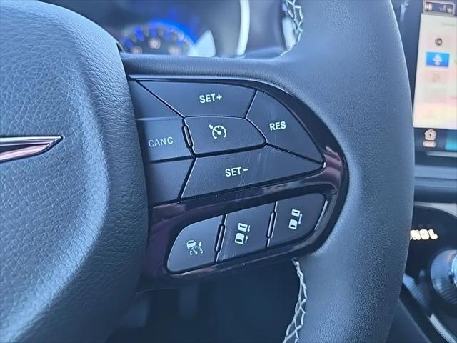 2026 Chrysler Pacifica Select AWD