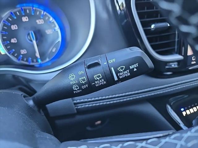 2026 Chrysler Pacifica Select AWD