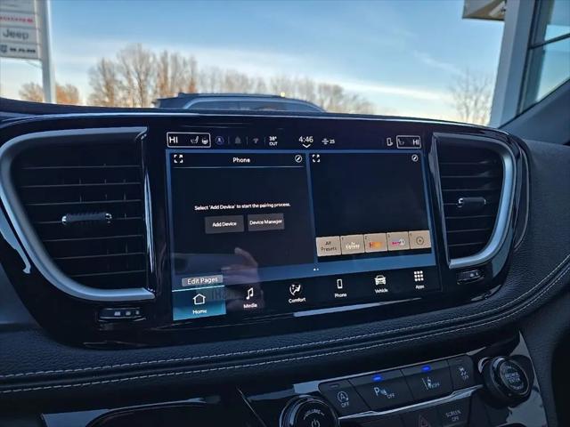 2026 Chrysler Pacifica Select AWD