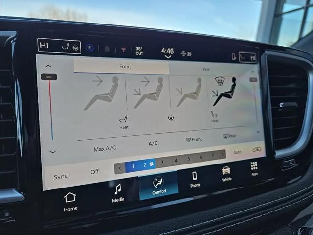 2026 Chrysler Pacifica Select AWD