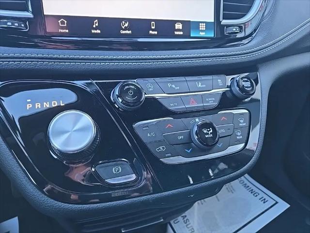 2026 Chrysler Pacifica Select AWD