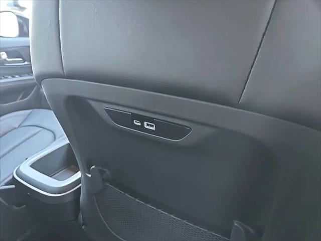 2026 Chrysler Pacifica Select AWD