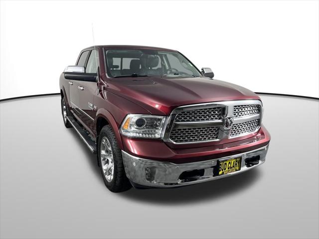 2017 RAM 1500 Laramie Crew Cab 4x4 64 Box