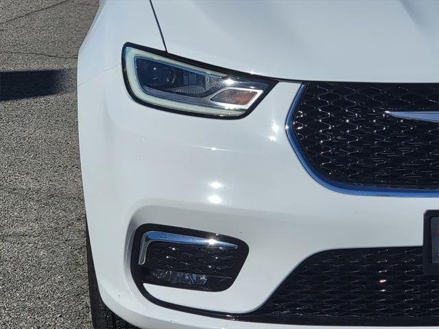 2024 Chrysler Pacifica Hybrid Select