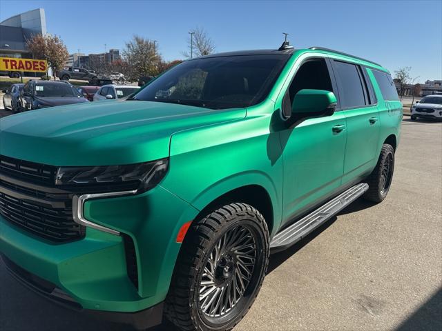 2023 Chevrolet Suburban 4WD RST