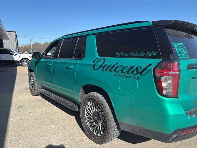 2023 Chevrolet Suburban 4WD RST