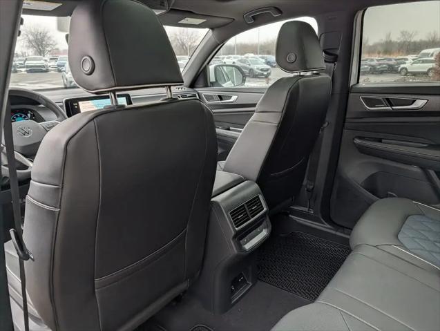 2026 Volkswagen Atlas Cross Sport SEL Premium R-Line