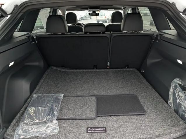 2026 Volkswagen Atlas Cross Sport SEL Premium R-Line