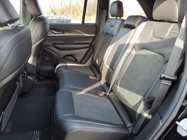 2026 Jeep Grand Cherokee Altitude 4x4