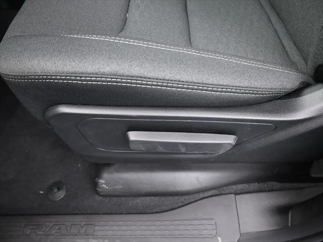 2026 Ram 1500 Express Crew Cab 4x4 5'7" Box