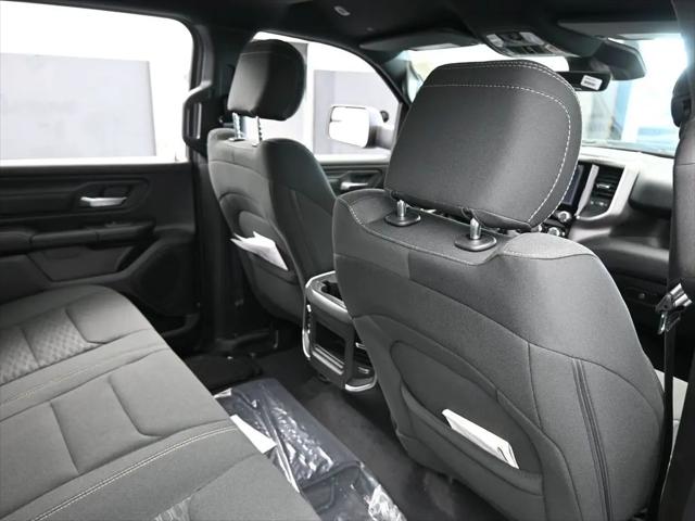 2026 Ram 1500 Express Crew Cab 4x4 5'7" Box