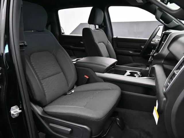 2026 Ram 1500 Express Crew Cab 4x4 5'7" Box