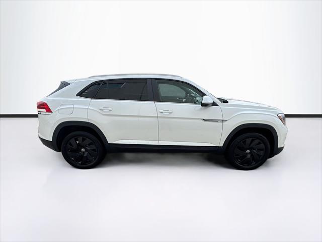 2026 Volkswagen Atlas Cross Sport SE with Technology