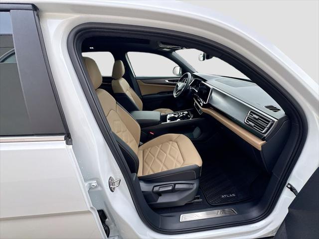 2026 Volkswagen Atlas Cross Sport SE with Technology