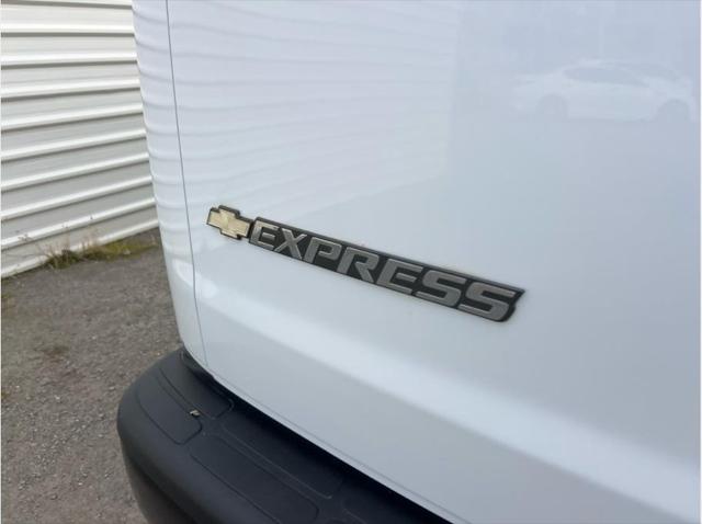 2017 Chevrolet Express LS