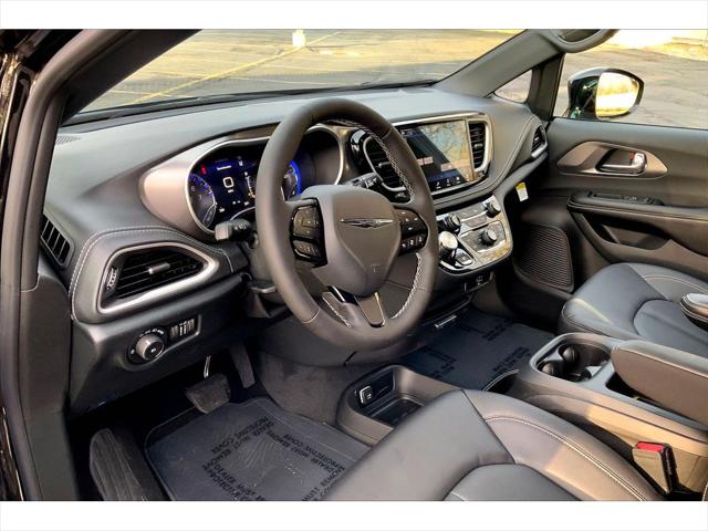 2026 Chrysler Pacifica Select AWD