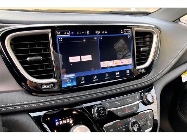 2026 Chrysler Pacifica Select AWD