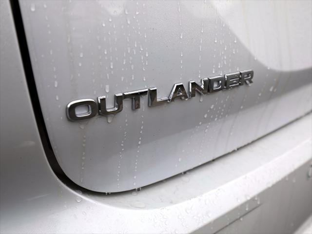 2025 Mitsubishi Outlander PHEV SE S-AWC