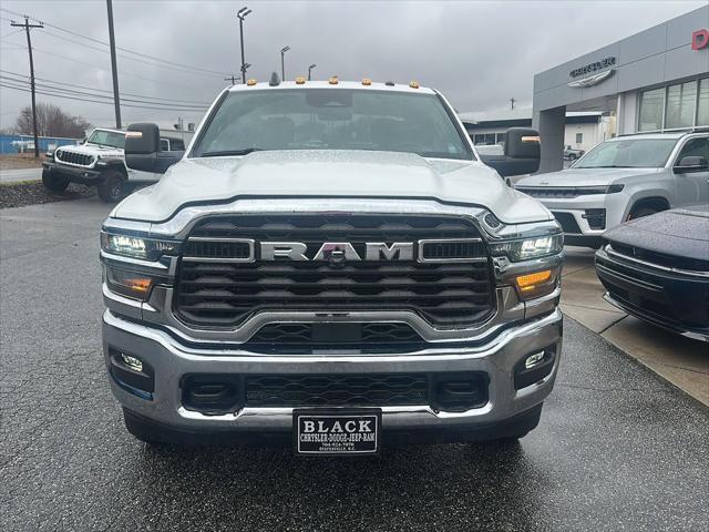 2026 RAM Ram 3500 Chassis Cab RAM 3500 TRADESMAN CREW CAB CHASSIS 4X4 60 CA