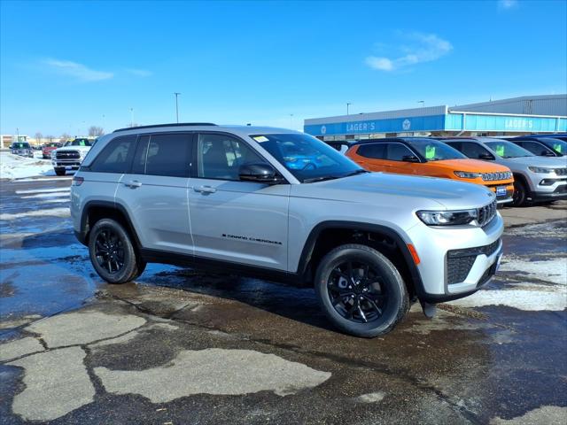 2026 Jeep Grand Cherokee GRAND CHEROKEE LAREDO ALTITUDE 4X4