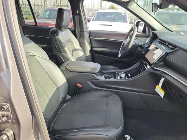 2026 Jeep Grand Cherokee Altitude 4x4