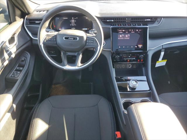 2026 Jeep Grand Cherokee Altitude 4x2