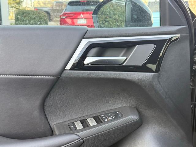 2025 Mitsubishi Outlander PHEV SE S-AWC