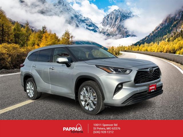 2022 Toyota Highlander Limited's photo
