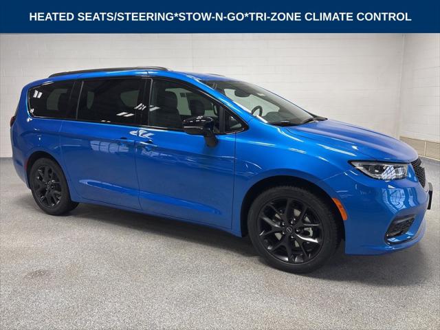 2026 Chrysler Pacifica Select for sale in Chilton, WI