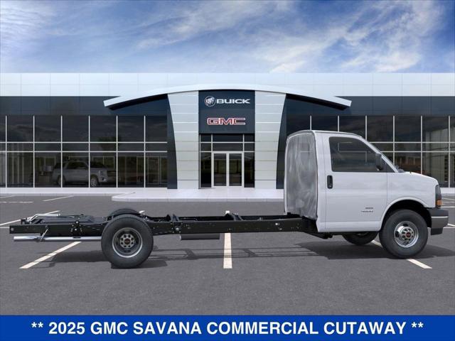 2025 GMC Savana Cutaway 4500 Van