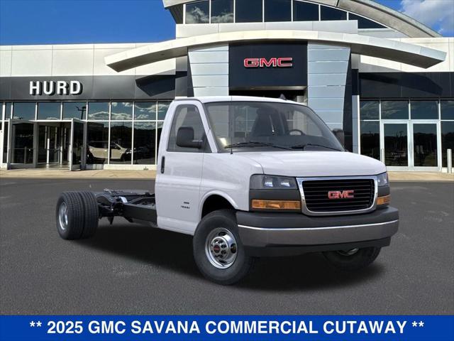 2025 GMC Savana Cutaway 4500 Van