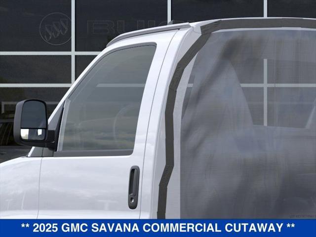 2025 GMC Savana Cutaway 4500 Van