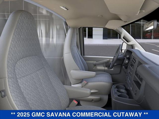 2025 GMC Savana Cutaway 4500 Van
