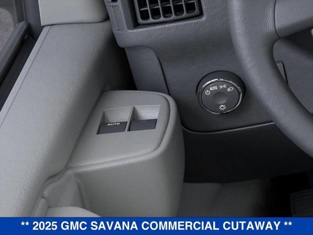 2025 GMC Savana Cutaway 4500 Van