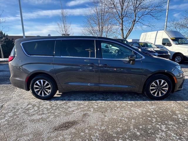 2022 Chrysler Pacifica Hybrid Touring L 2022 Chrysler Pacifica Hybrid Touring L