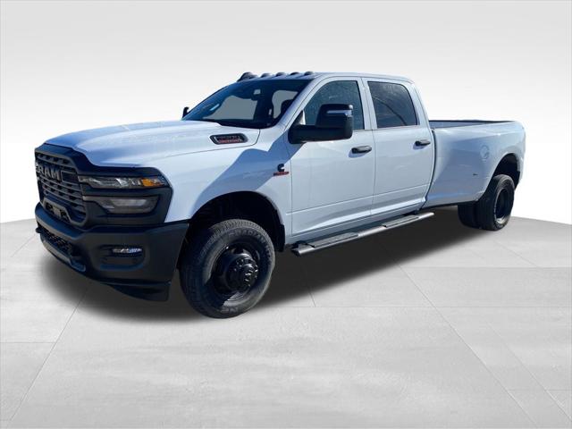 2026 RAM Ram 3500 RAM 3500 TRADESMAN CREW CAB 4X4 8 BOX