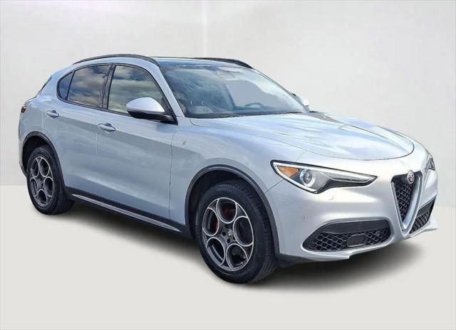 2023 Alfa Romeo Stelvio Lusso AWD 2023 Alfa Romeo Stelvio Lusso AWD
