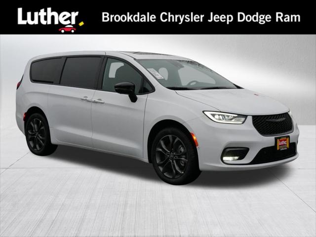 2026 Chrysler Pacifica PACIFICA SELECT AWD