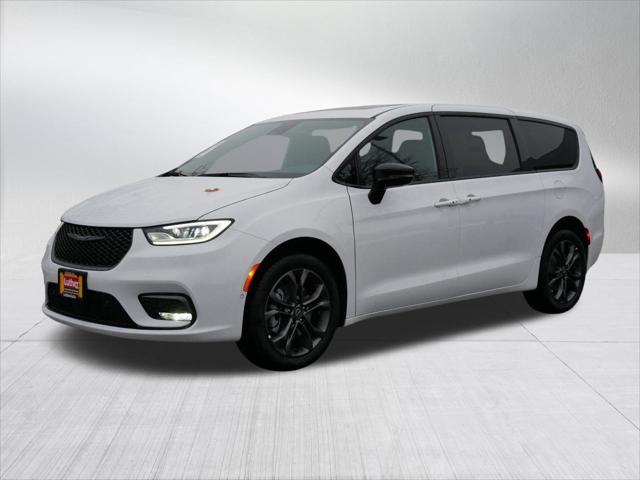 2026 Chrysler Pacifica PACIFICA SELECT AWD