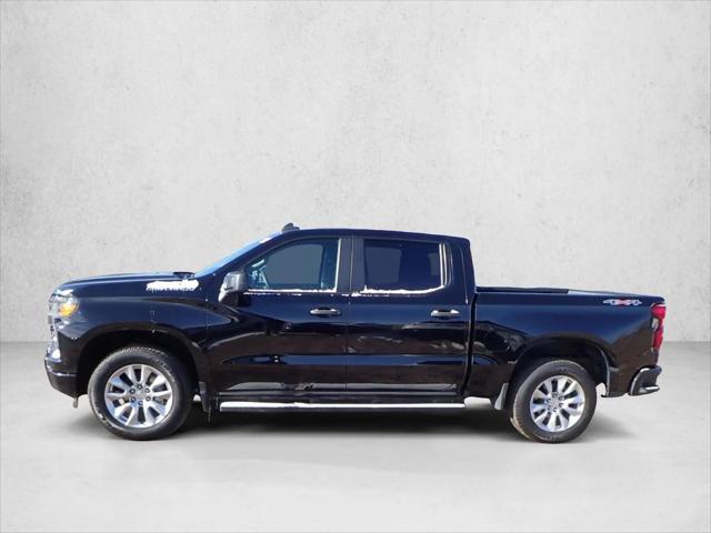 2022 Chevrolet Silverado 1500 4WD Crew Cab Short Bed Custom