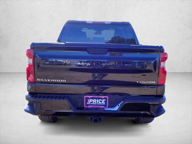 2022 Chevrolet Silverado 1500 4WD Crew Cab Short Bed Custom