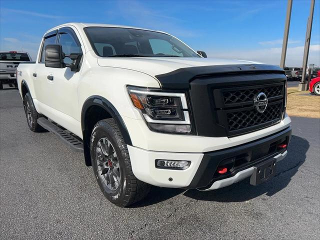2023 Nissan TITAN Crew Cab PRO-4X 4x4