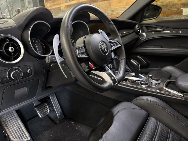 2022 Alfa Romeo Stelvio Quadrifoglio AWD 2022 Alfa Romeo Stelvio Quadrifoglio AWD