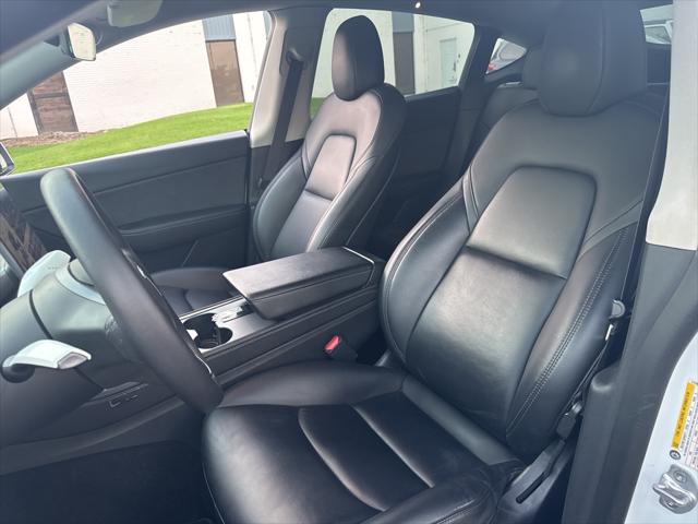 2022 Tesla Model Y Long Range Dual Motor All-Wheel Drive 2022 Tesla Model Y Long Range Dual Motor All-Wheel Drive